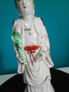 Antiga escultura em porcelana chinesa Kuan yin Deusa da misericórdia - loja online