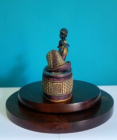 Imagem do Porta jóias em resina Africano com mãe e filho