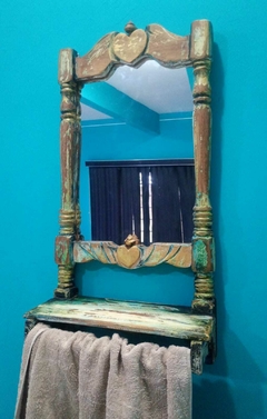 Antigo espelho de parede com porta toalha em madeira - comprar online