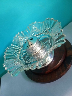 Antiga Floreira / centro de mesa em vidro e metal na internet