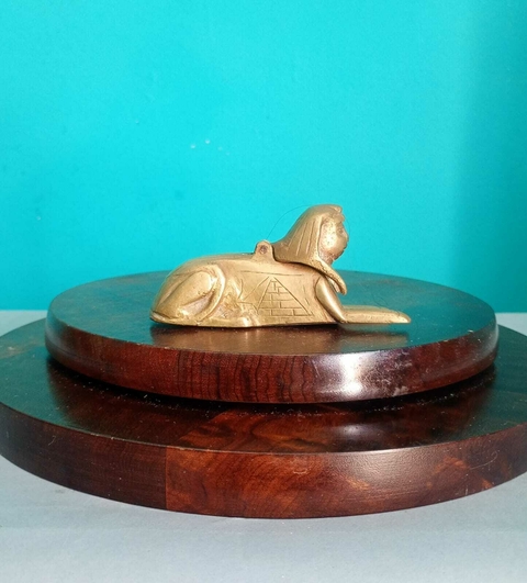 Antigo e delicado cinzeiro de mão egípcio em bronze - comprar online