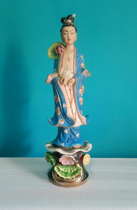 Antiga e linda Escultura Gueixa Porcelana policromada