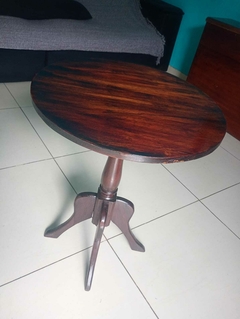 Antiga Mesinha de canto / apoio em madeira redonda em madeira na internet