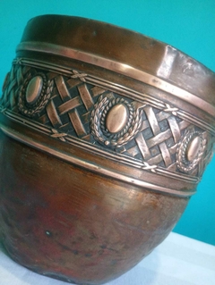 Imagem do Antigo e lindo vaso / cachepô em cobre