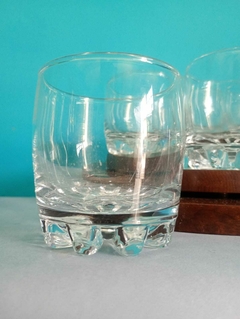 Jogo com 6 copos para whisky em vidro na internet