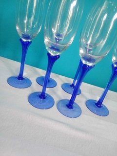 Imagem do Jogo de taças flutê para espumante em cristal translúcido e azul