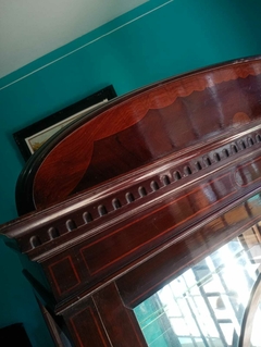 Belíssima vitrine cristaleira francesa com macheterie