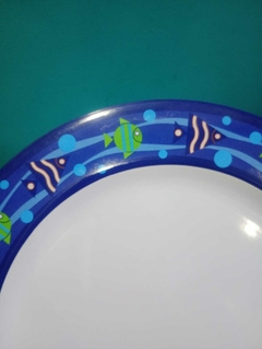 Jogo de 4 souplats azul com peixinhos na borda Plástico 36 cm - Achados e Encantos