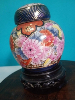 Antigo vaso / potiche com tampa chinês pintado a mão - comprar online