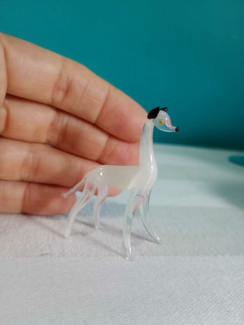 Cachorro da raça Galgo em vidro estilo murano