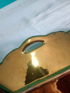 Imagem do Antiga e linda bandeja em porcelana branca com arabescos em dourado República Tcheca