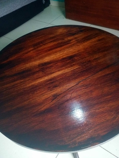 Antiga Mesinha de canto / apoio em madeira redonda em madeira - Achados e Encantos