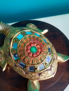 Tartaruga Decorativa Dourada em Resina - Achados e Encantos