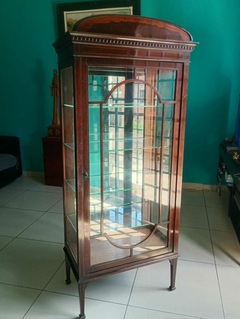 Belíssima vitrine cristaleira francesa com macheterie