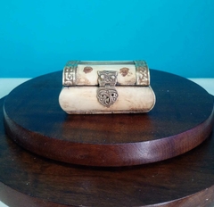 Antigo porta jóias em osso e metal Forro de veludo