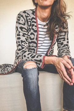 TAPADO ANIMAL PRINT GRIS + LACRE - comprar online