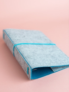 Capa recarregável cinza mescla com azul médio