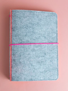 Capa recarregável cinza mescla com rosa neon - comprar online