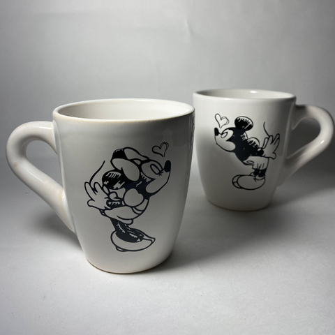 TAZA MINNIE Y MICKEY BESO
