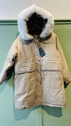 ART. 241200. CAMPERA PARKA CON CAPUCHA - comprar online