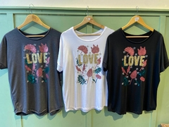 Art. 8230 - Remera Love Plumas