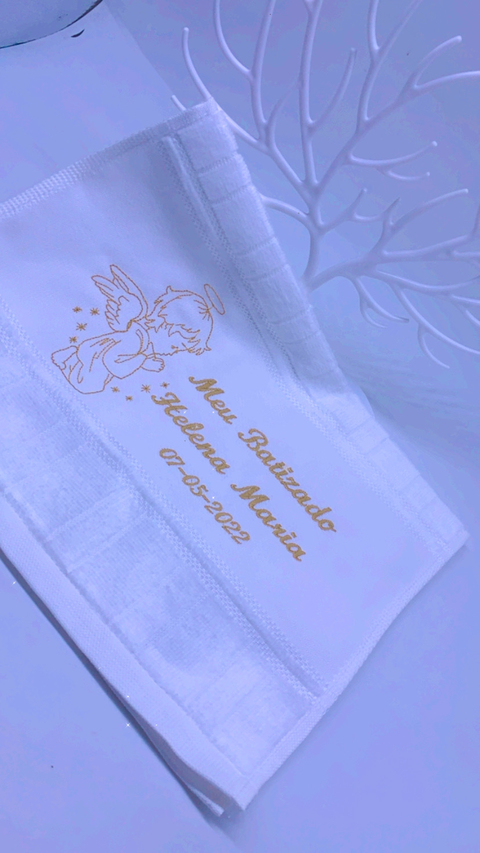 Toalha bordada para batizado