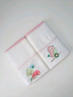 FRALDA LUXO C/ VIÉS BAMBI BORDADOS - 70X70 - Bom bocadinho loja