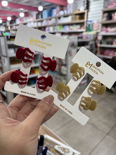 Mini broches para el cabello en internet