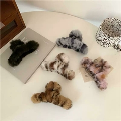 Broche de peluche animal print - comprar online
