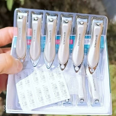 CORTA UÑAS GRANDE X12PCS en internet