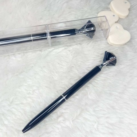 CANETA DIAMANTE NEGRO COM CAIXA ACRÍLICA