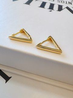 Argola Triângulo Banhado em Ouro 18k - comprar online
