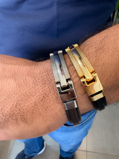 Pulseira Couro Preto Bridão Liso Banhado em RB - comprar online