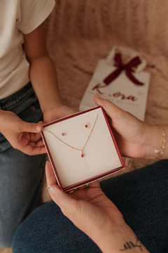 Conjunto Ponto de Luz Rubi Banhado em Ouro 18k - comprar online