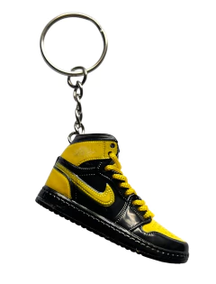 Llavero Zapatillas (Comprando 2, viene 1 caja de regalo)