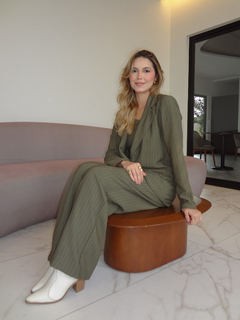 Calça risca de giz - Verde na internet