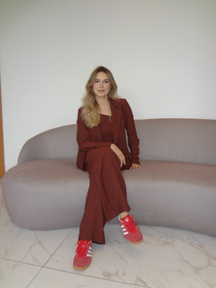 Trio Risca de Giz: Blusa Corset, Calça e Blazer - Vinho amadeirado na internet