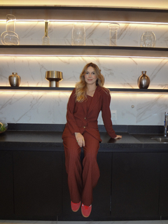 Trio Risca de Giz: Blusa Corset, Calça e Blazer - Vinho amadeirado - LA BRIZ