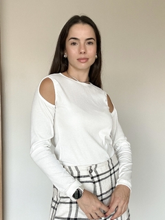 Blusa Fernanda com recorte nos ombros - Off white - comprar online