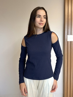 Blusa Fernanda com recorte nos ombros - Azul marinho na internet