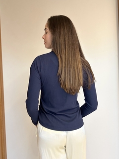 Imagem do Blusa Fernanda com recorte nos ombros - Azul marinho