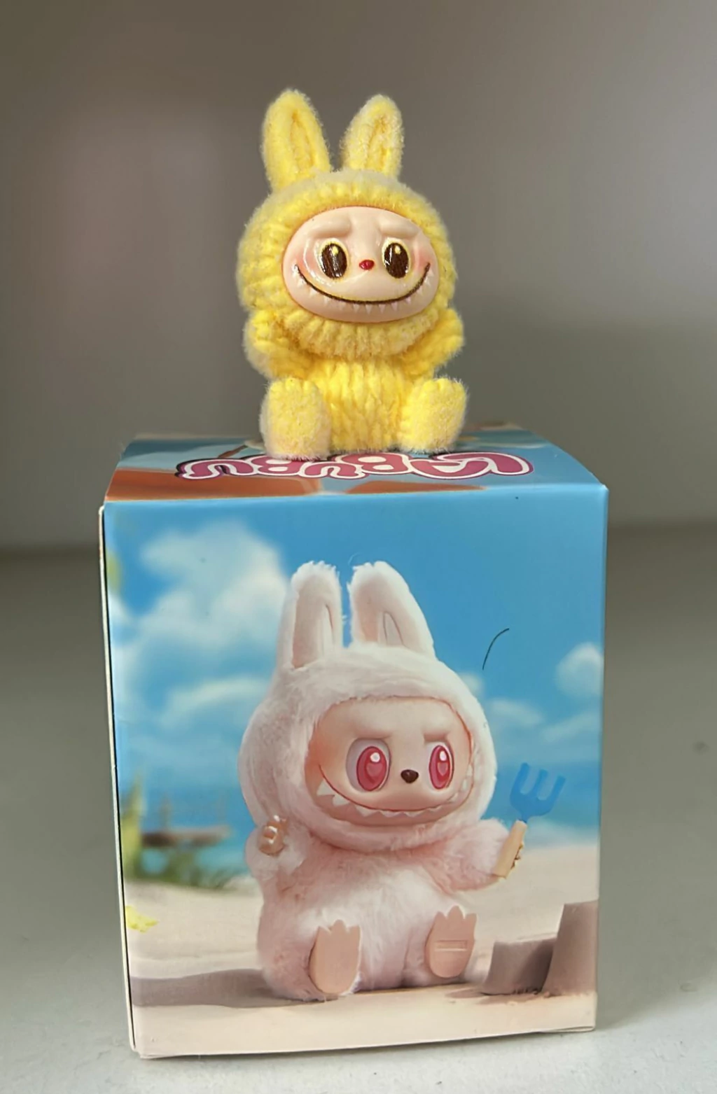 LABUBU COLECCION 5 cms con felpita SORPRESA