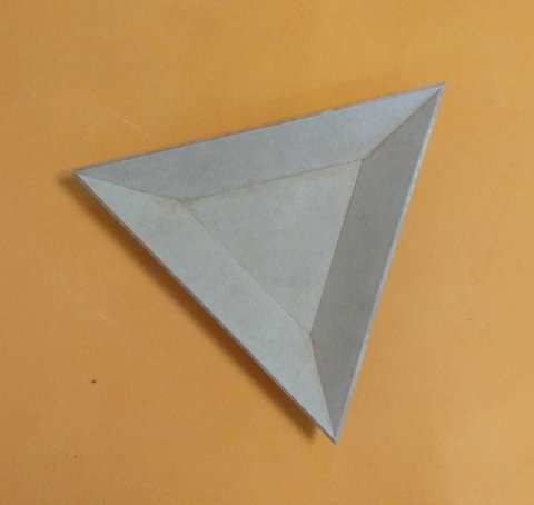 PLATO TRIANGULAR GRANDE