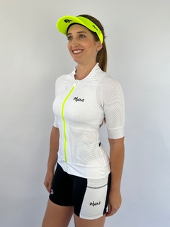 Camisa Pulse Fit White com amarelo