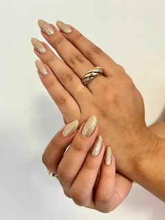 ANEL DETALHADO COM LISO E ZIRCONIAS