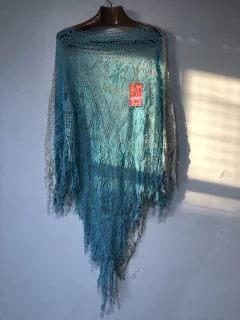 Poncho Chal Isla en internet