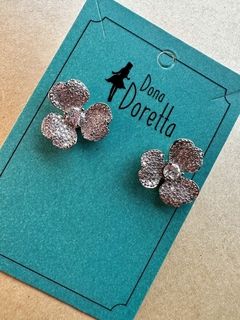 Brinco Flor Rodio Cravejada