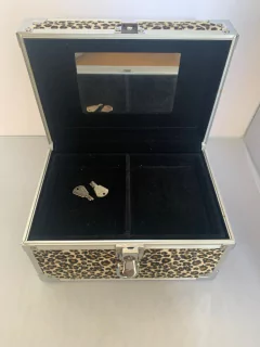 Caja Collares Bijouterie Con Llave Hermosa Casi Sin Uso - FASHION MARKET BA