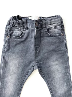 Jean Zara Bebe Gris Oscuro Talle 9-12 Meses en internet