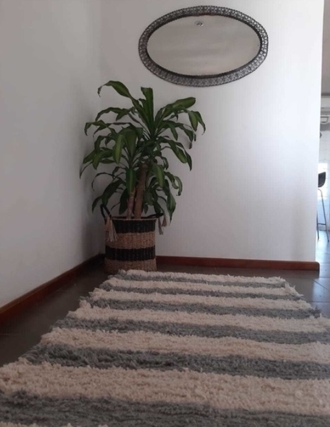 ALFOMBRA RAYA ANCHA GRIS